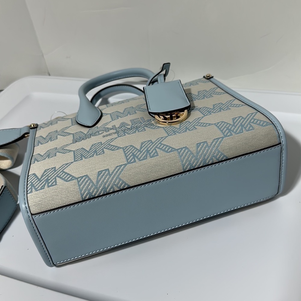 MICHAEL KORS
Mirella Small Logo Jacquard Crossbody Bag - Picture 10 of 12